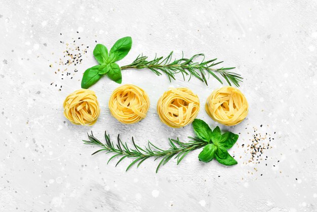 Talerecik z makaronem i ziołami